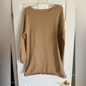 New without tags Women’s Crewneck Tunic Sweater in Camel